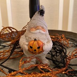 Halloween Mummy Gnome, Gnome Holding A Jack-O-Lantern Figurine, Gnome Decor